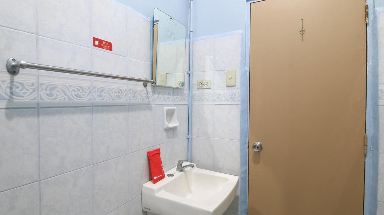 Reddoorz @ Kassel North Caloocan Ngoại thất bức ảnh